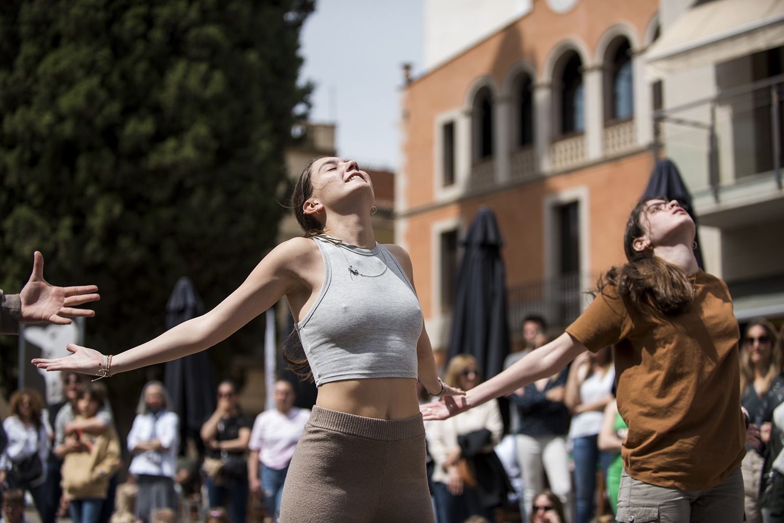 Dia Internacional de la Dansa:  El carrer dansa. FOTO: Bernat Millet.