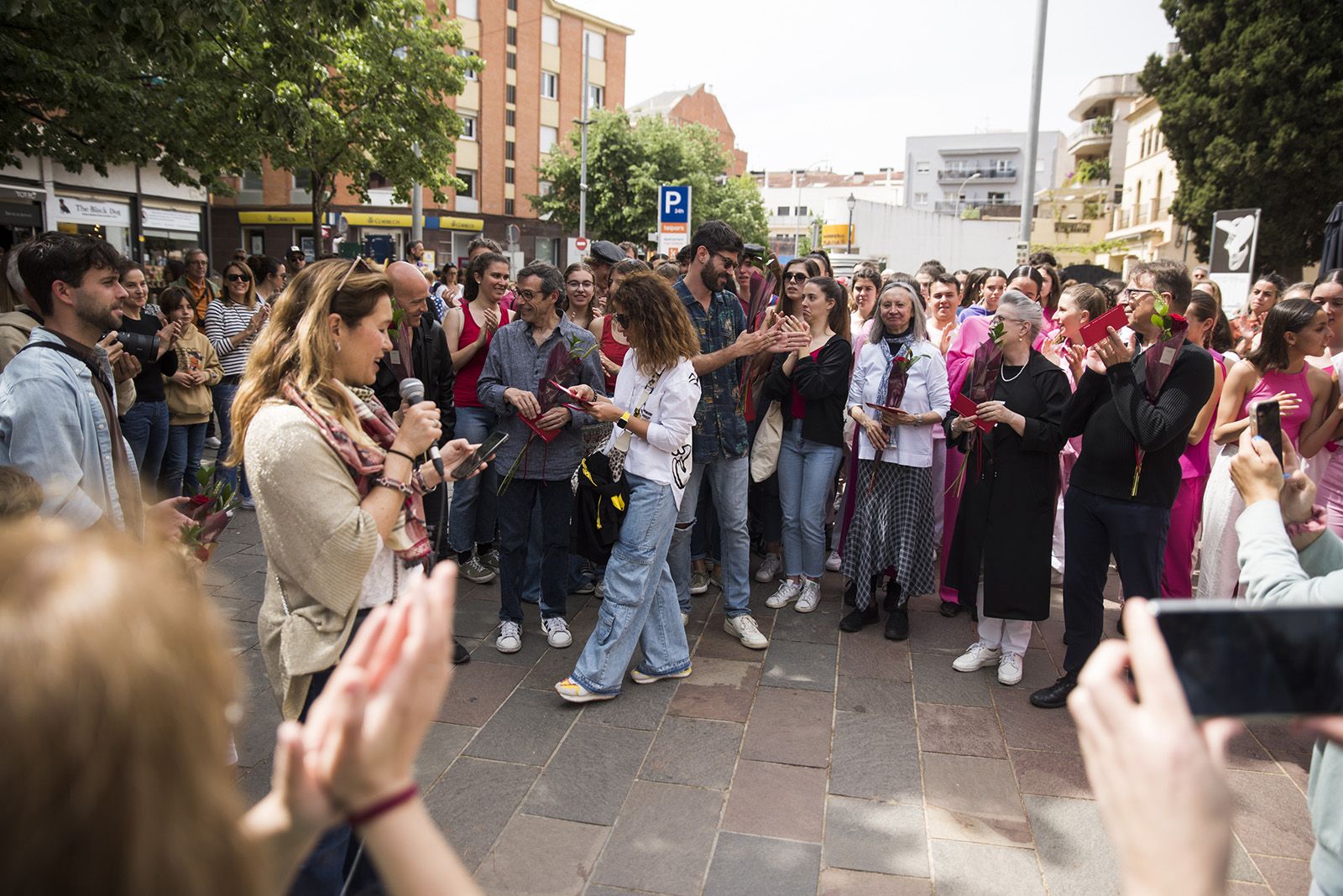 Dia Internacional de la Dansa:  El carrer dansa. FOTO: Bernat Millet.