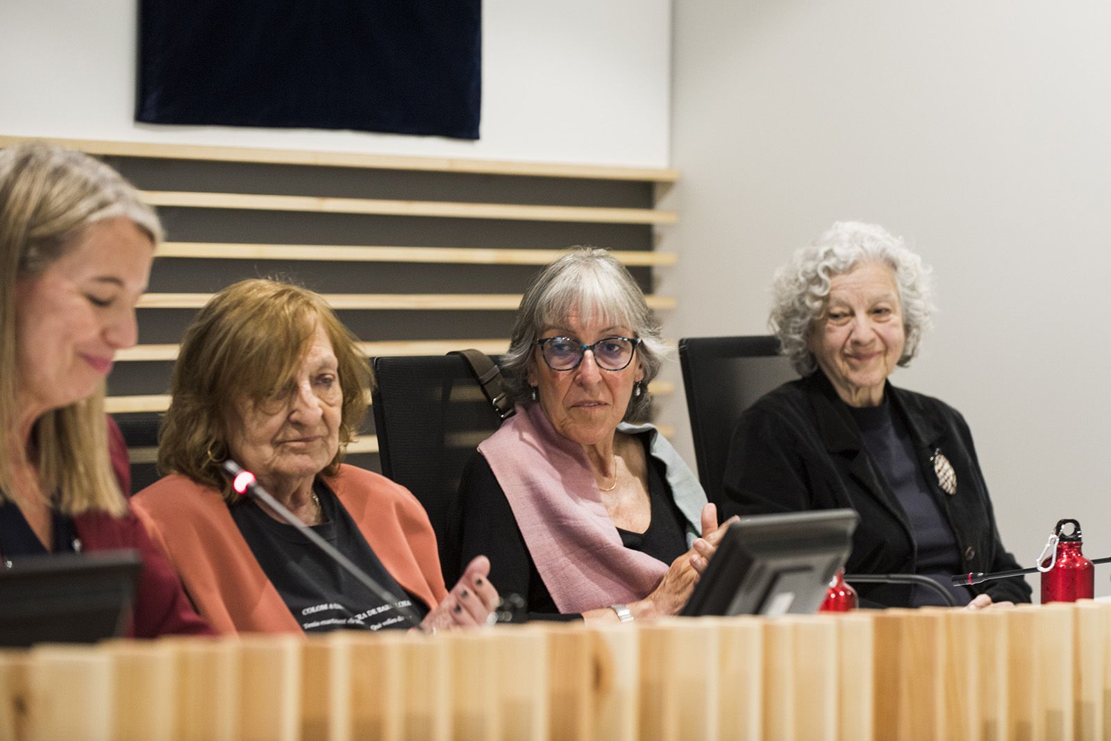 Nomenament com a fills predilectes de Sant Cugat de Marta Pessarrodona, Josep Pla Narbona i Àngels Ribé. FOTO: Bernat Millet.