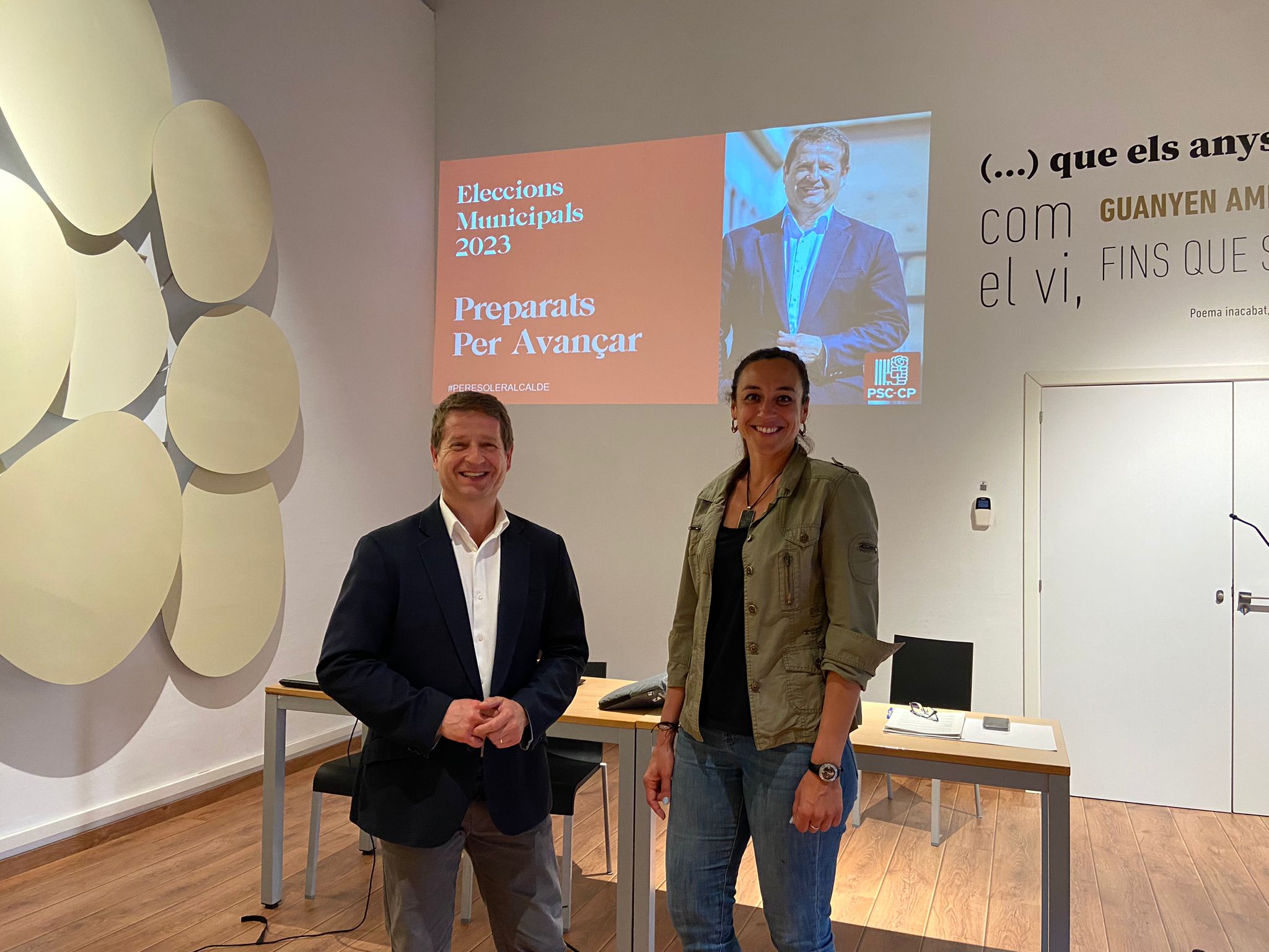L'alcaldable del PSC, Pere Soler, i la segona a la llista del PSC, Elena Vila. Foto: Alba M. Vallejo