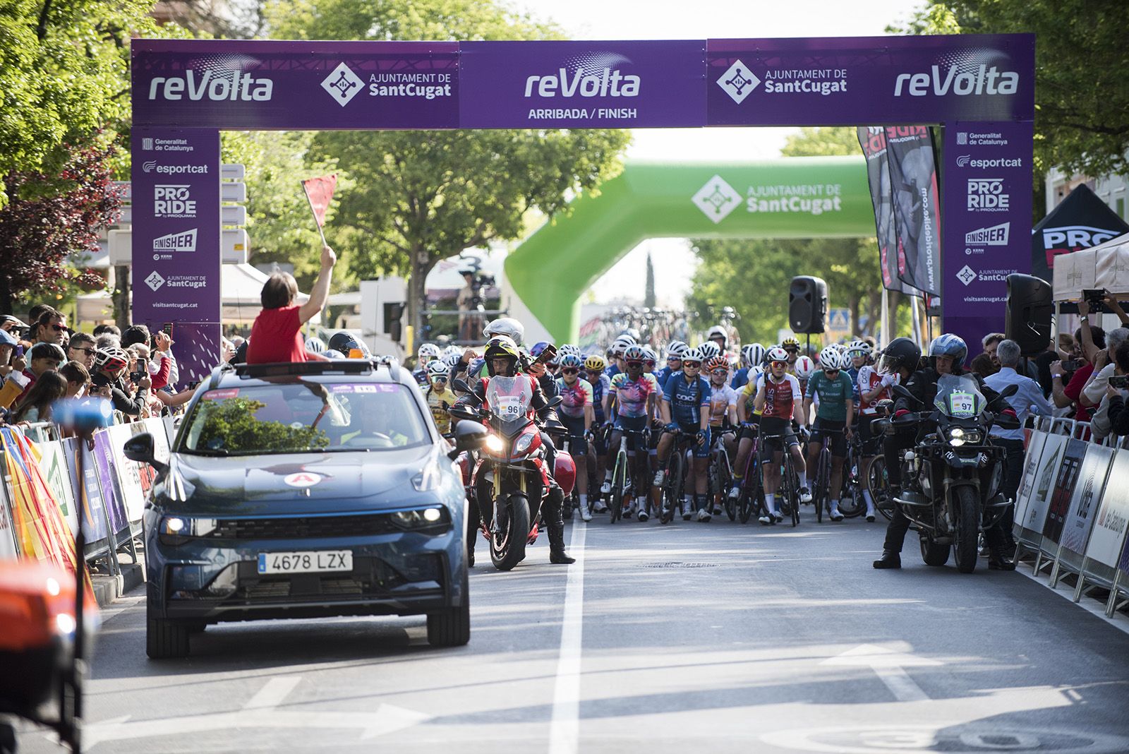 La 4a reVolta ha tornat a tenir punt de sortida i meta a Sant Cugat. FOTO: Bernat Millet.