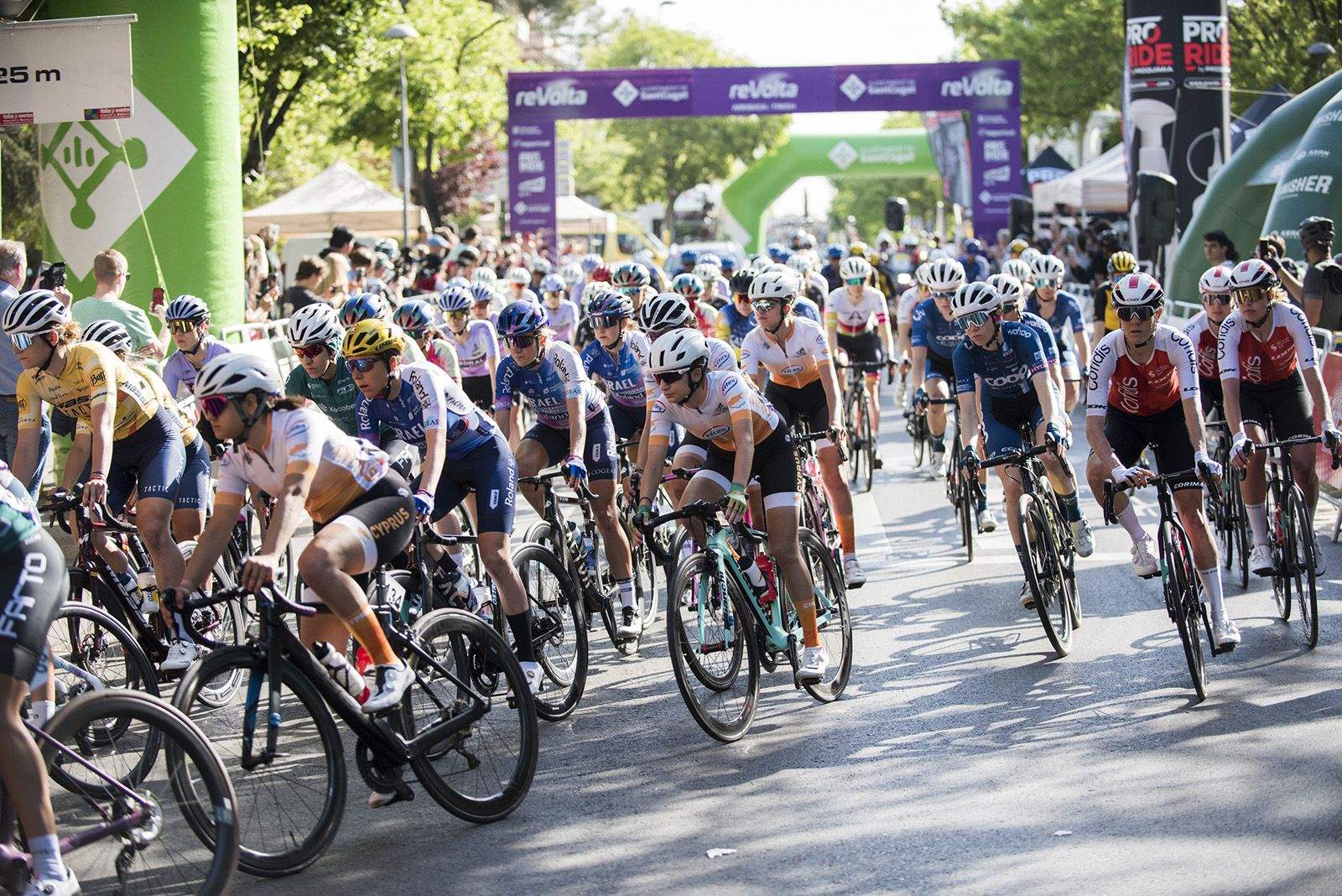 La 4a reVolta ha tornat a tenir punt de sortida i meta a Sant Cugat. FOTO: Bernat Millet.