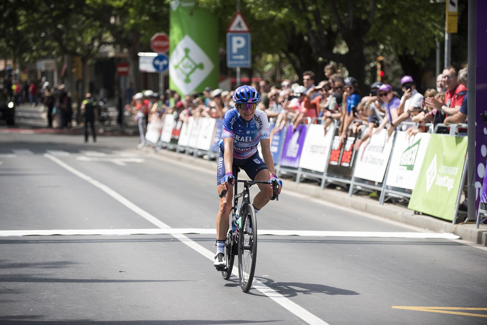 Claire Steels (Israel Premier Tech Roland) s'ha imposat en la 4a reVolta. FOTO: Bernat Millet.