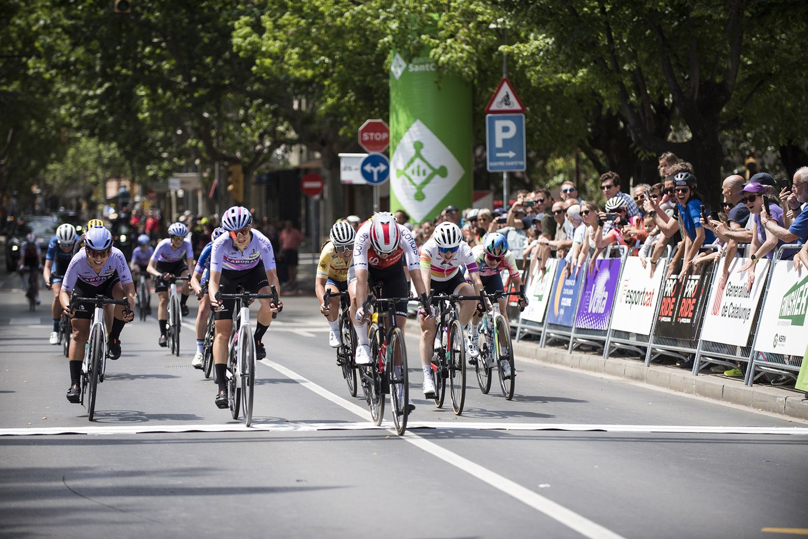 Josie Talbot (Cofidis Women's Team) ha estat 3a, en una dura lluita per la darrera posició del podi. FOTO: Bernat Millet