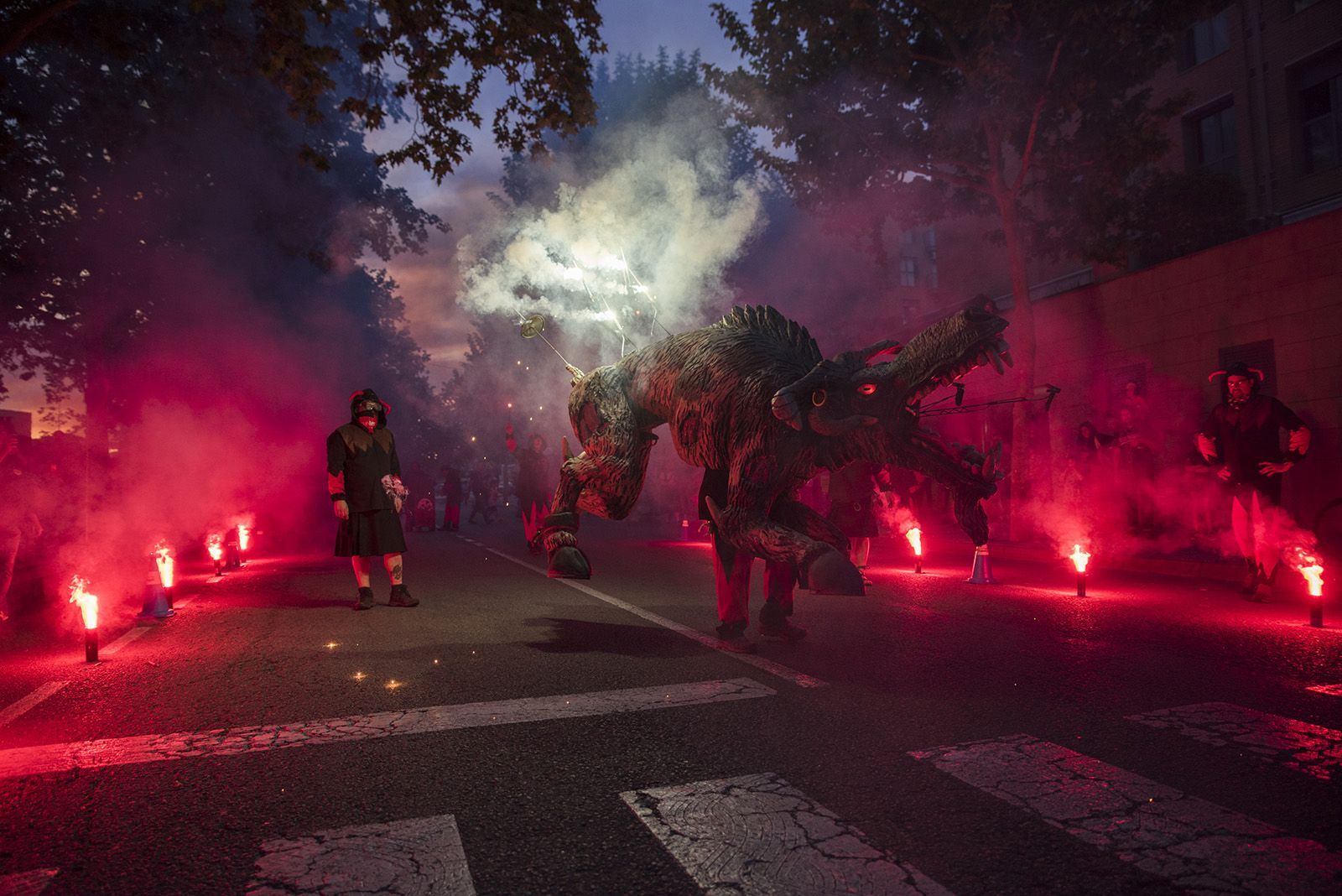 Els Diables de Sant Cugat donen el tret de sortida a l'Encabronada 2023. Foto: Bernat Millet