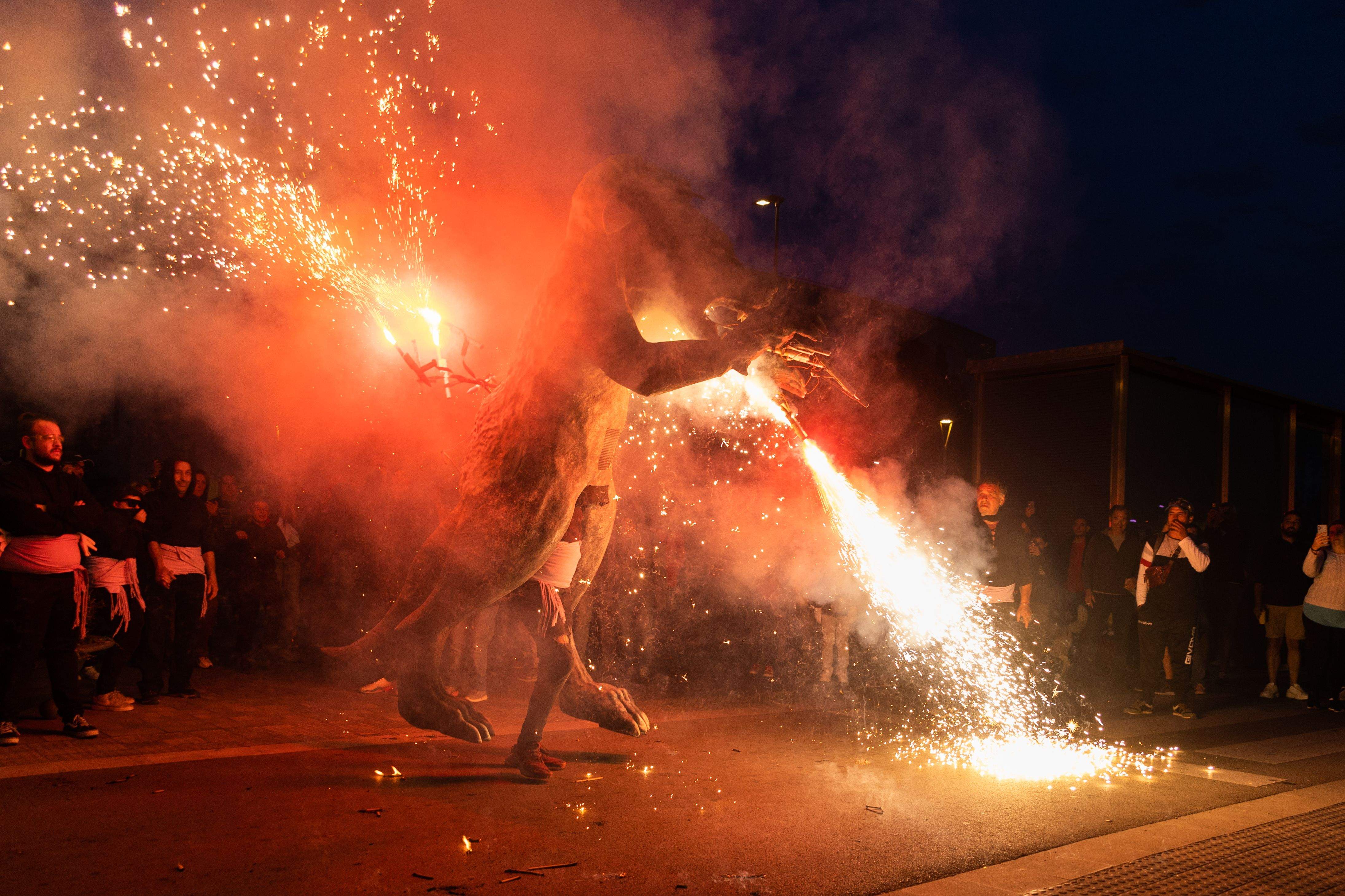 El correfoc de les bèsties. FOTO: Maria Canamases