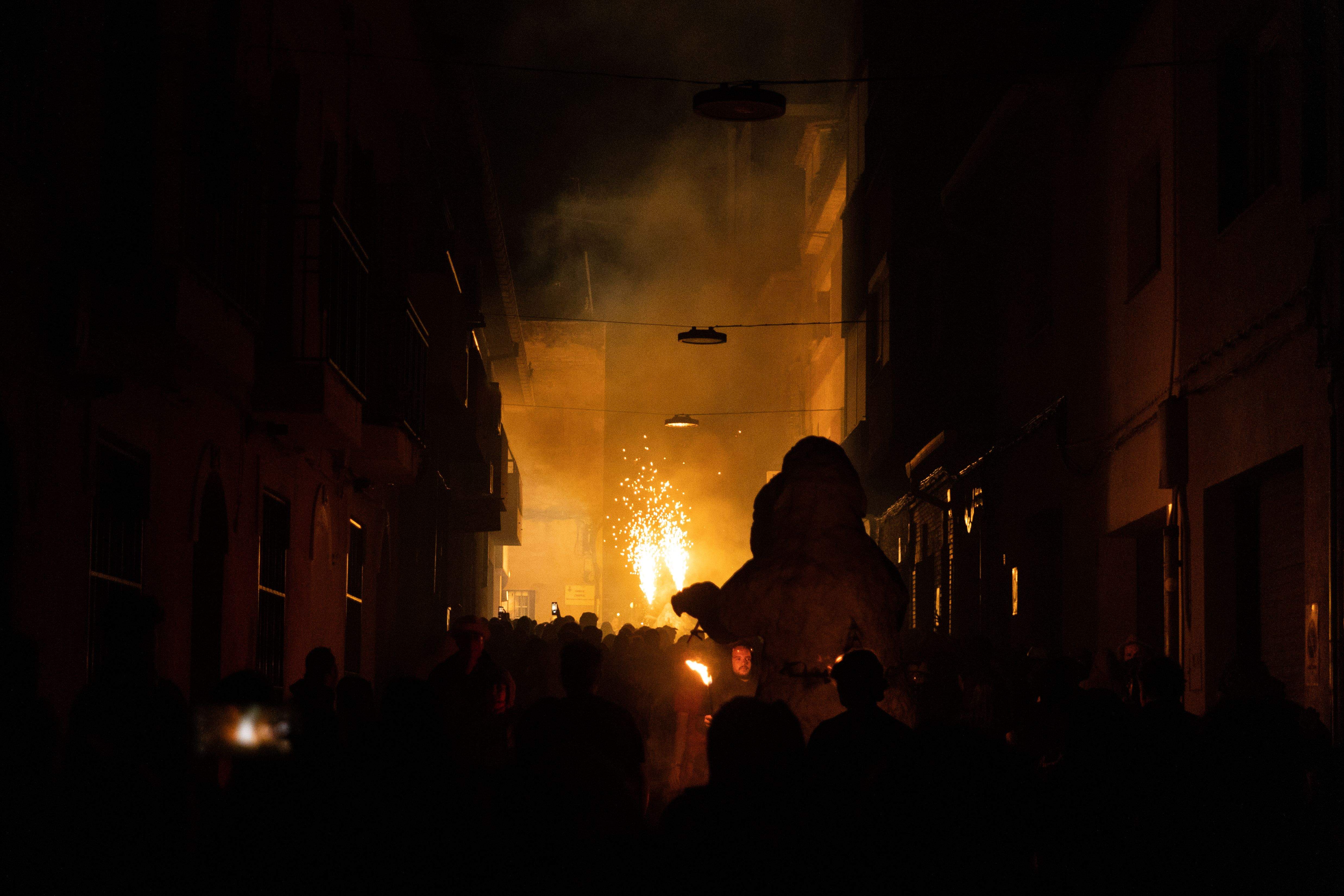 El correfoc de les bèsties. FOTO: Maria Canamases
