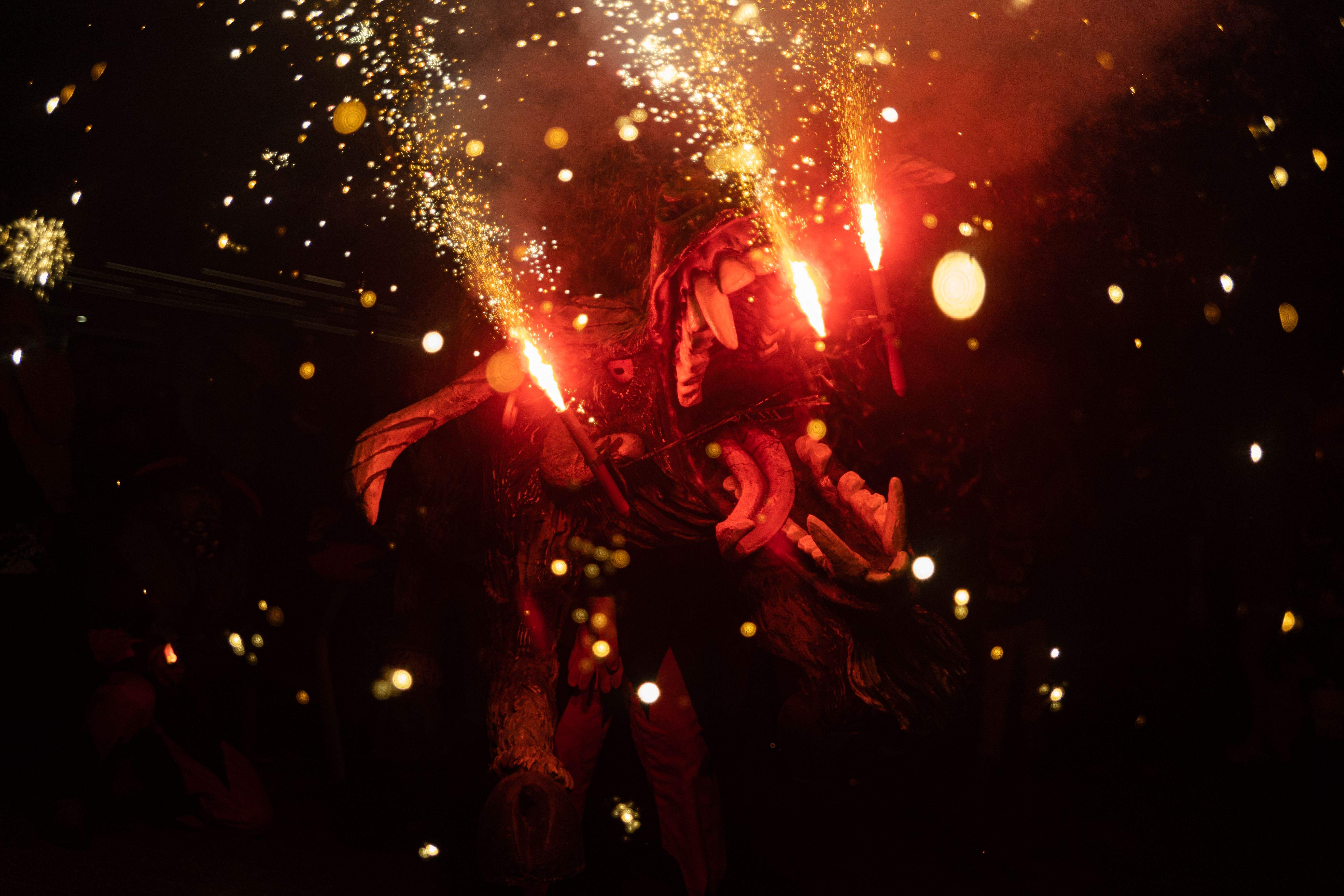 El correfoc de les bèsties. FOTO: Maria Canamases