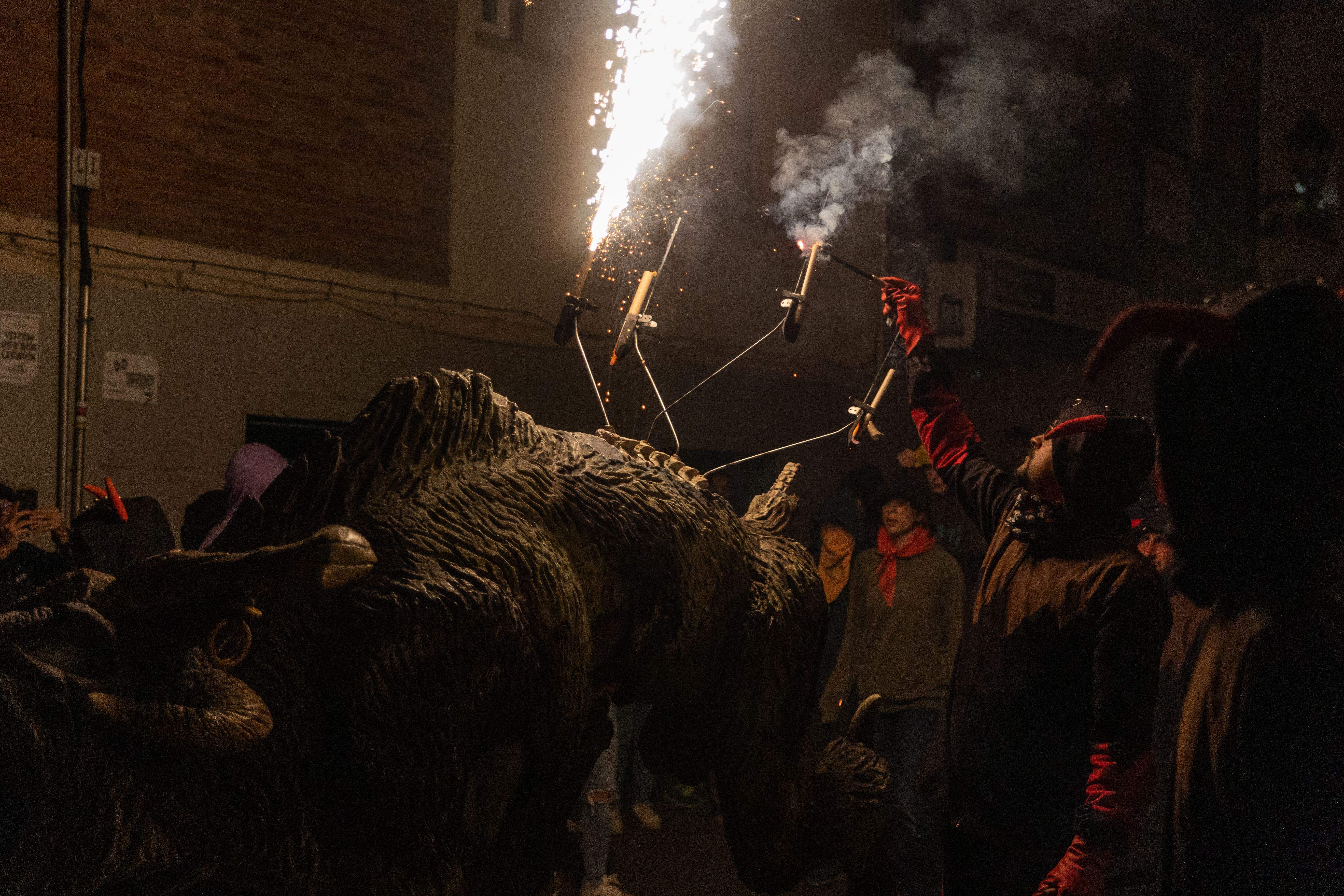 El correfoc de les bèsties. FOTO: Maria Canamases