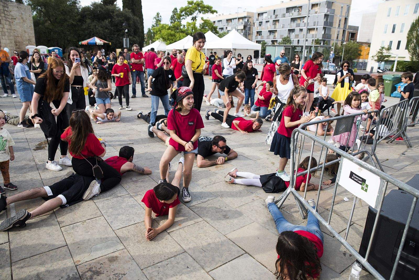 Festa de cloenda amb música punxada/ Karaoke. FOTO: Bernat Millet.