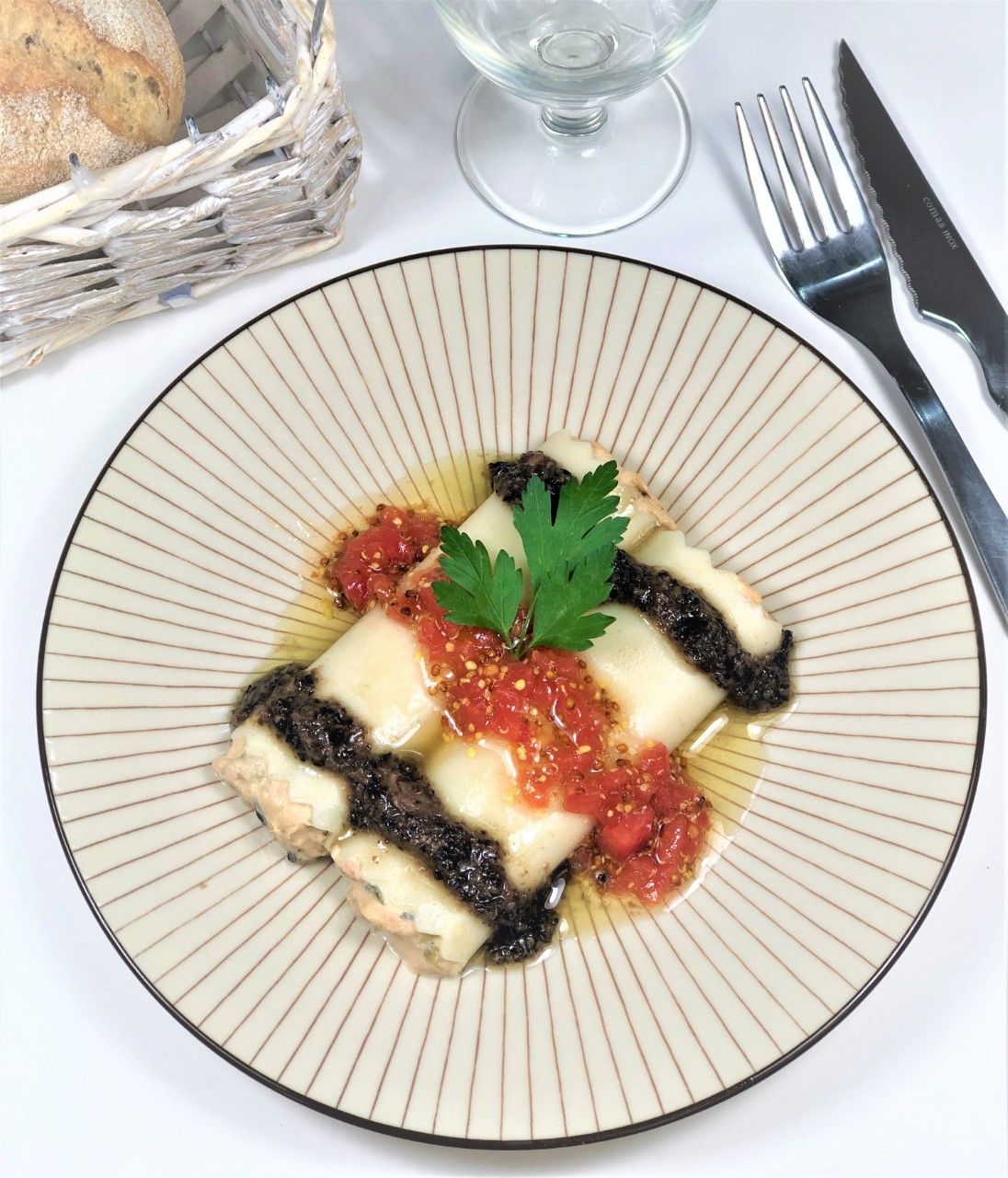 Canelons de tonyina, una de les propostes d'ArtBo. FOTO: Cedida