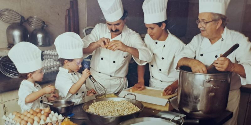 Les tres generacions de pastisseria Sàbat l'any 1988. FOTO: Cedida