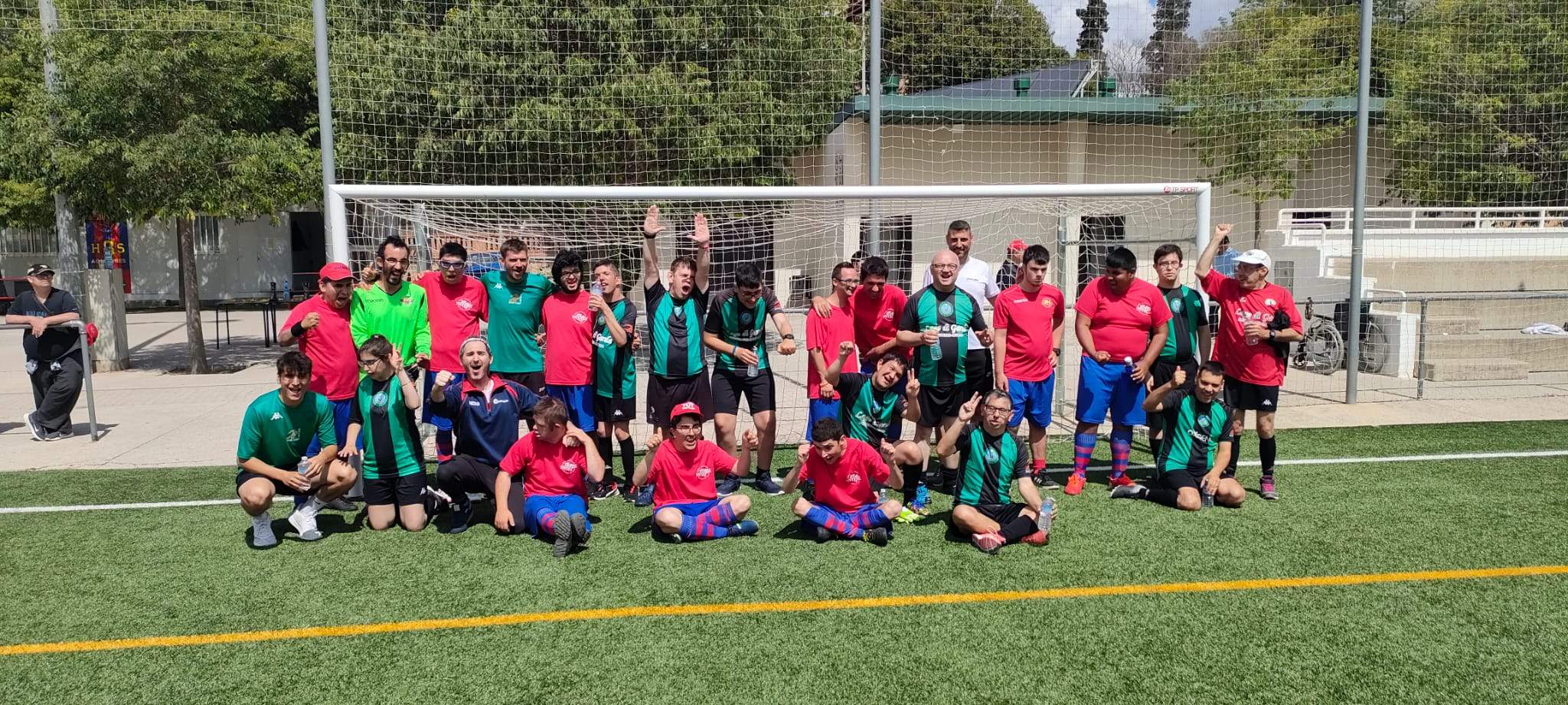 El CFU Mira-sol Baco i la PB Sant Cugat van participar en la final de futbol dels StQlímpics. FOTO: Ajuntament