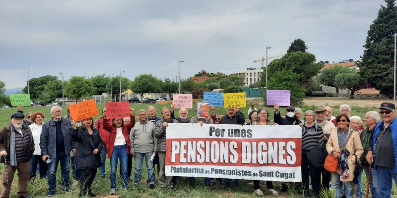Concentració de la Plataforma de Pensionistes al terreny reservat per la segona residència pública FOTO: TOT Sant Cugat