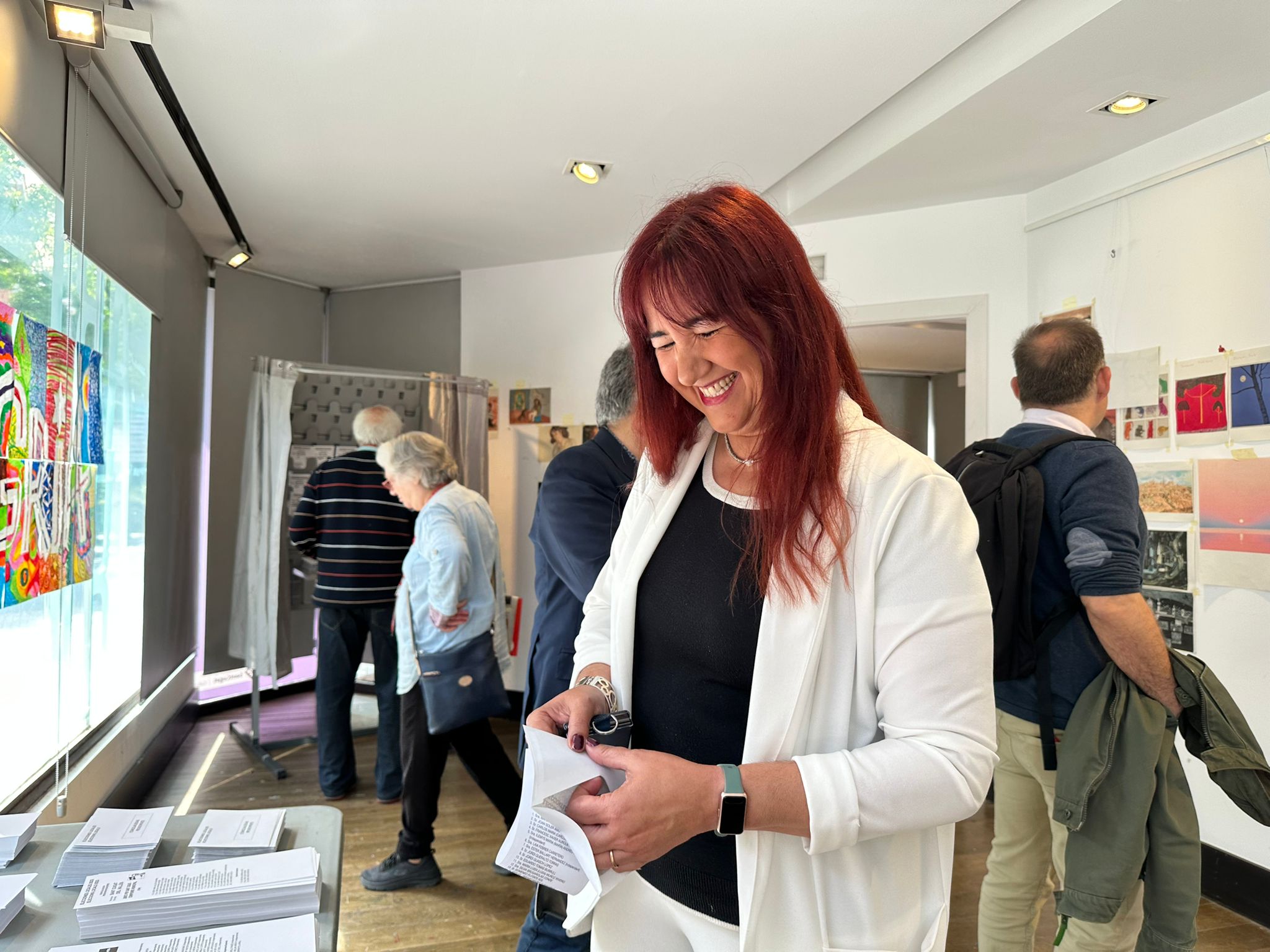 L'alcaldable de PDeCAT, Mayte Pérez, votant. FOTO: Bernat Millet