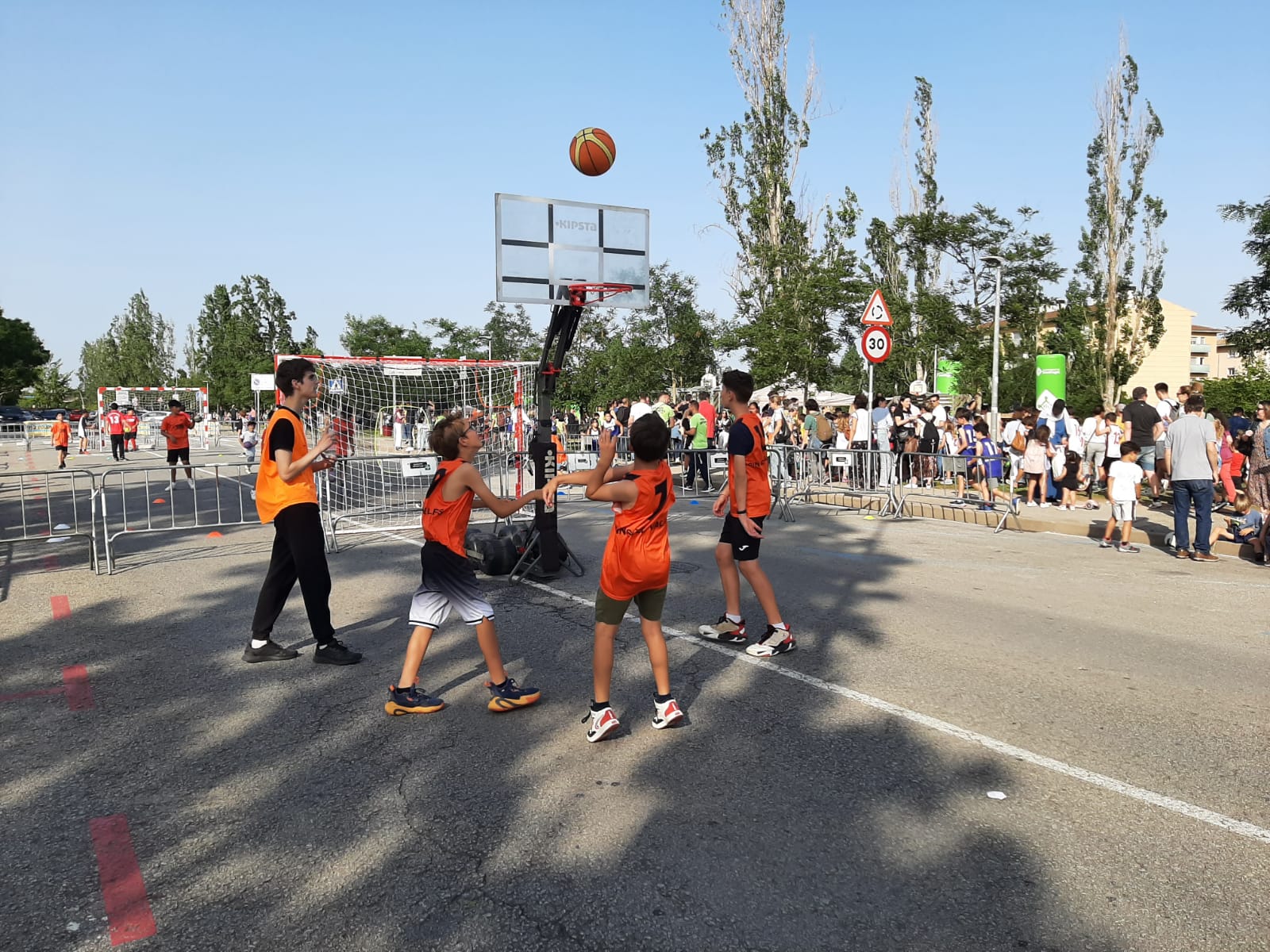 Activitat de bàsquet de la 40a Festa de la Cloenda. FOTO: Cedida