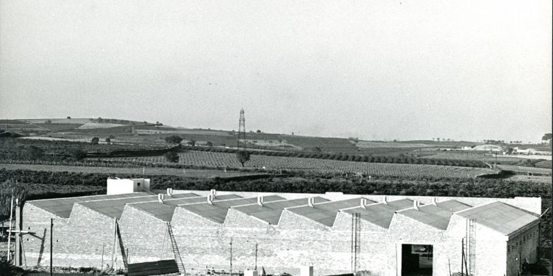 Vista exterior de la fàbrica l'any 1961. FOTO: Arxiu Municipal