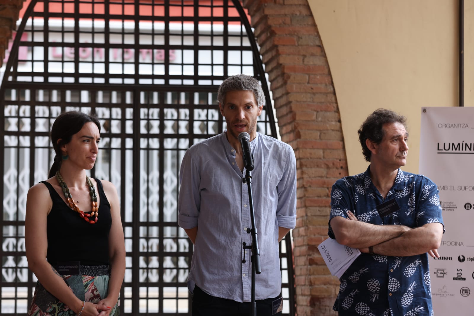 Amanda Bernal, Bernat Millet i Marc Vidal, directors de Lumínic, en la inauguració de la 4a edició del festival. FOTO: Ajuntament