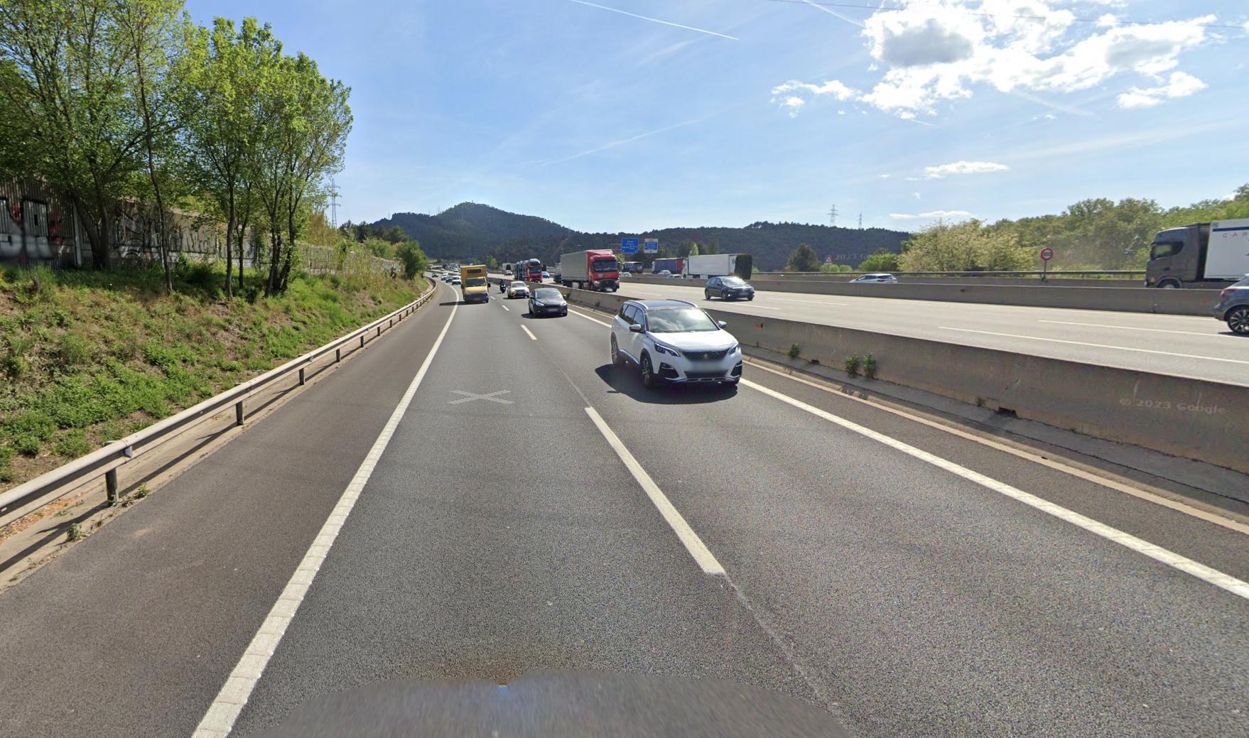 La B-30 i l'AP-7 en el seu pas per Mira-sol FOTO: Google Maps