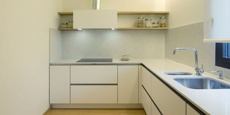 Cuina en un dels apartaments assistits de Cugat Natura a Sant Cugat. FOTO: Cedida