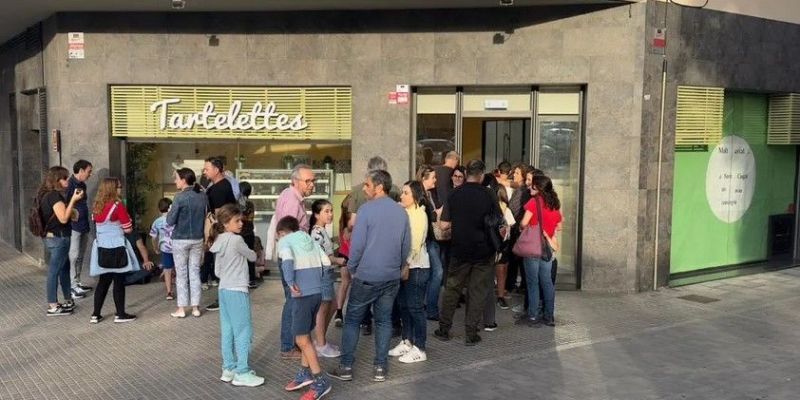 La façana de Tartelettes durant la inauguració. FOTO: Cedida