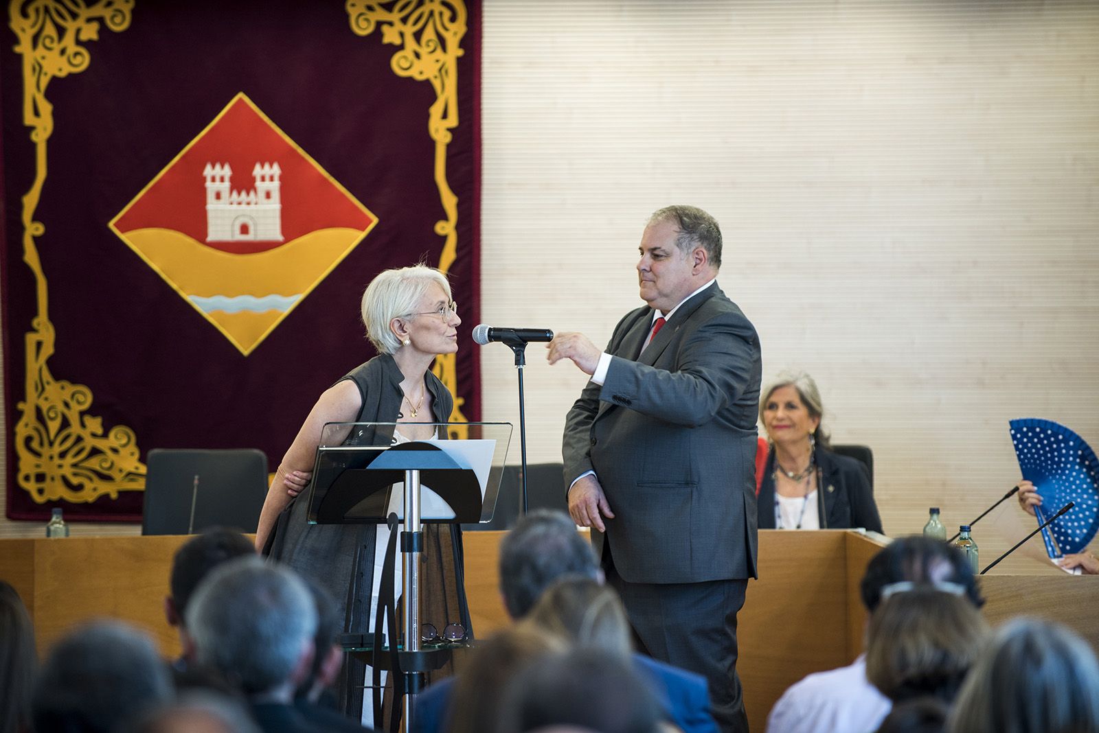 Susanna Casta del PSC pren possessiò de l'acta. FOTO: Bernat Millet.