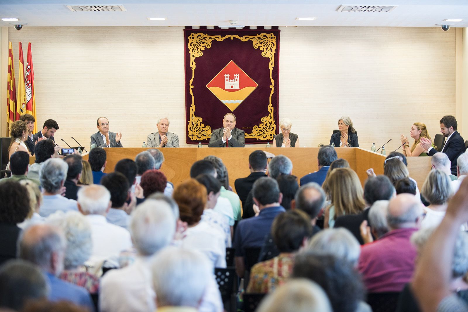 Constitució de la nova junta de Veïns de Valldoreix. FOTO: Bernat Millet.