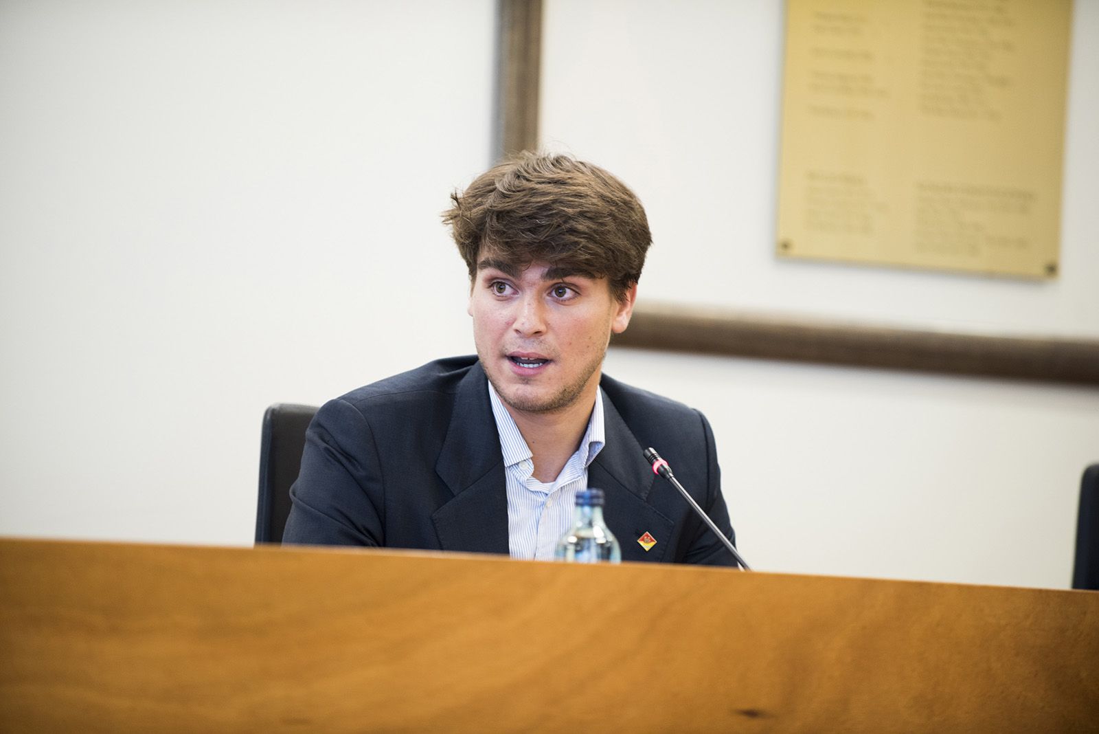 Constitució de la nova junta de Veïns de Valldoreix. FOTO: Bernat Millet.