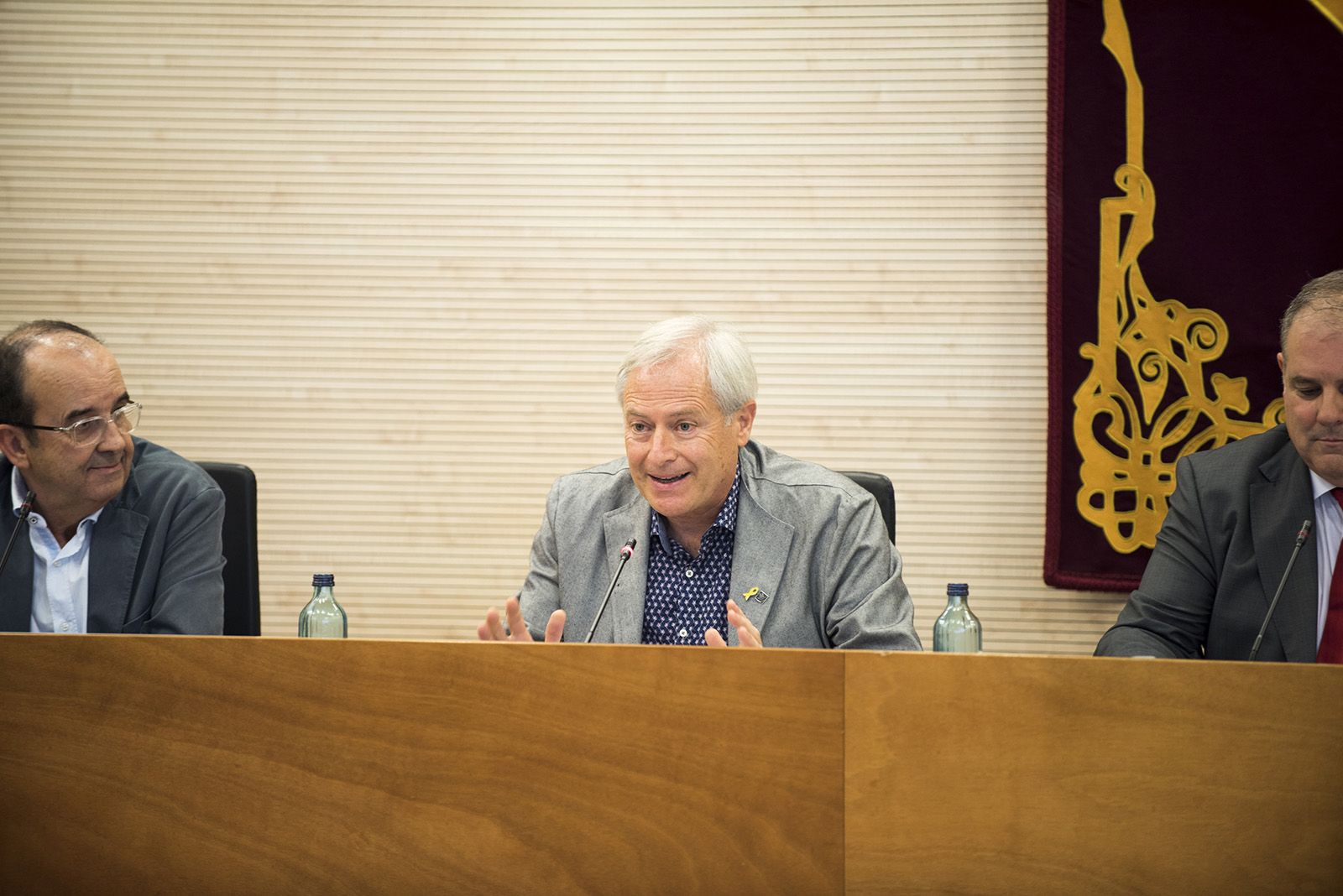 Constitució de la nova junta de Veïns de Valldoreix. FOTO: Bernat Millet.