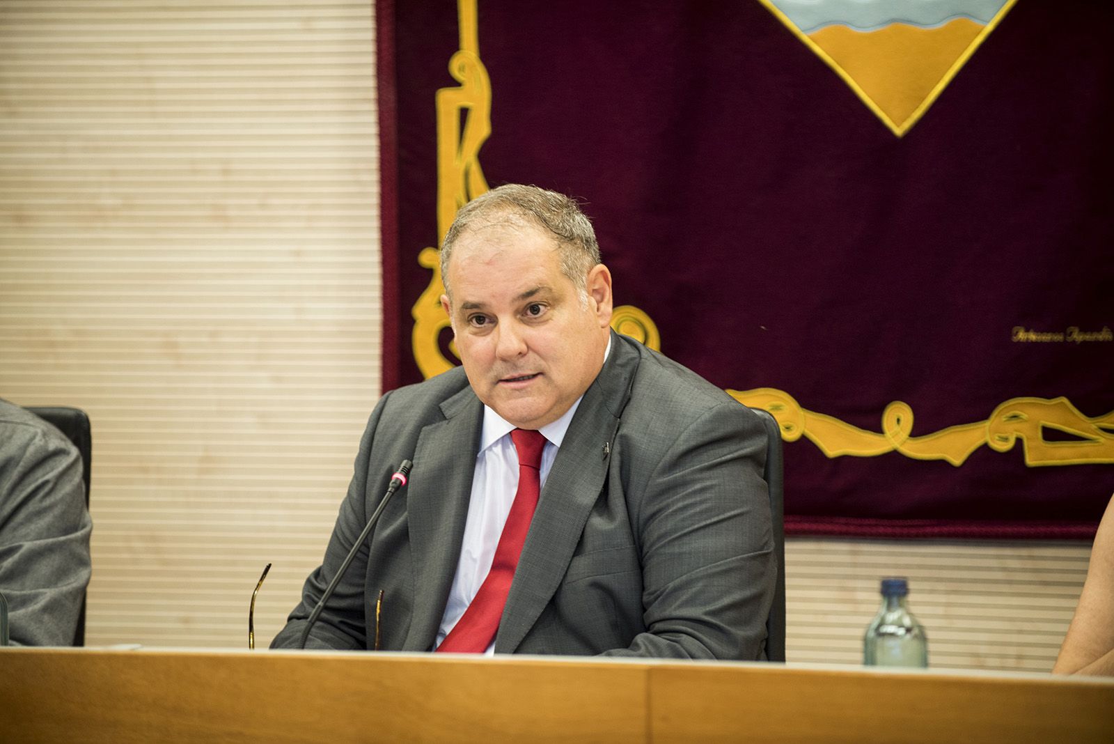 Constitució de la nova junta de Veïns de Valldoreix. FOTO: Bernat Millet.