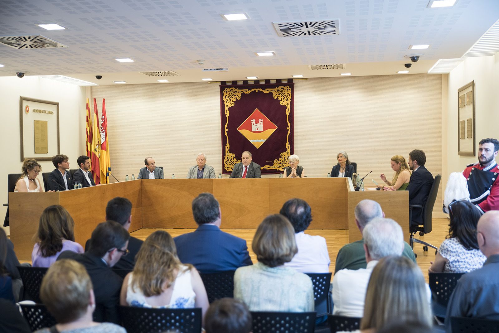 Constitució de la nova junta de Veïns de Valldoreix. FOTO: Bernat Millet.