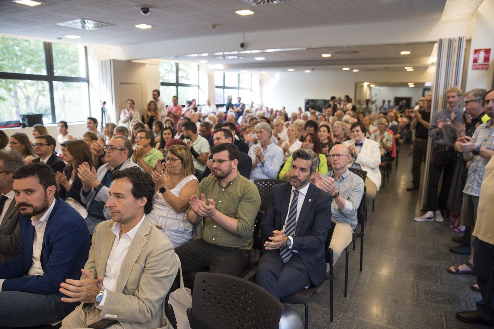 Constitució de la nova junta de Veïns de Valldoreix. FOTO: Bernat Millet.