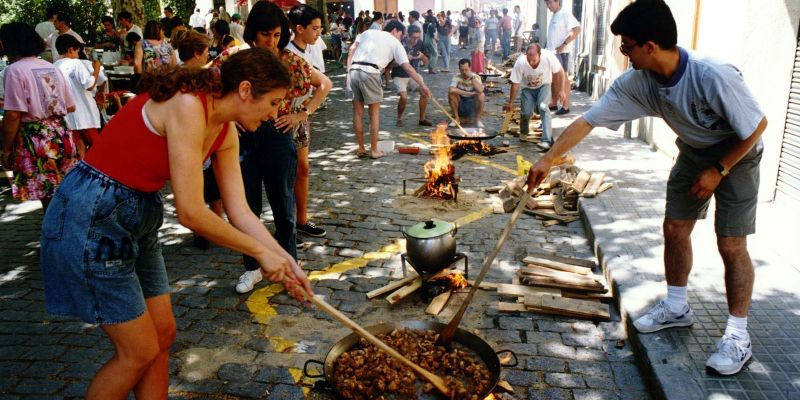 El Concurs d'Arrossos a la plaça de Barcelona (1995) . FOTO: Mané Espinosa