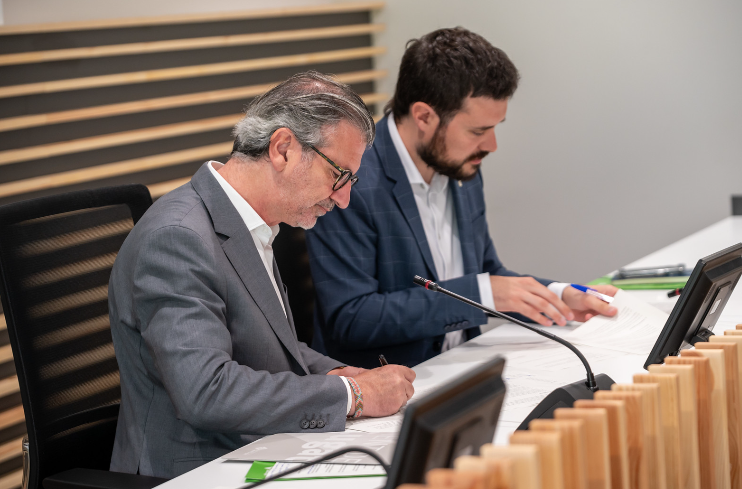 Josep Maria Vallès (Junts) i Bernat Picornell (ERC), socis de govern a l'Ajuntament. FOTO: Ajuntament de Sant Cugat