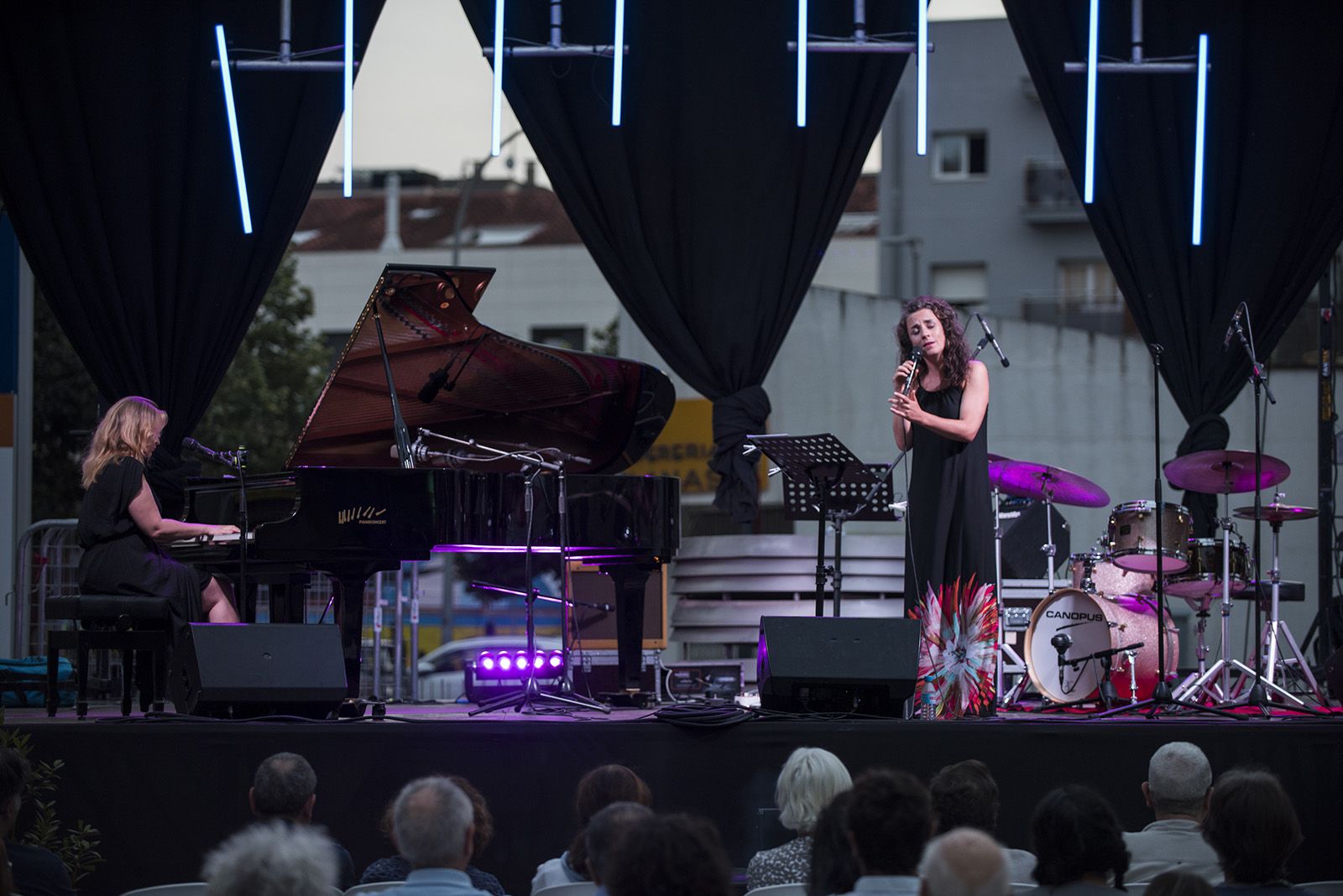 Sofia Ribeiro i Joanna Kucharczyk en concert. FOTO: Bernat Millet.