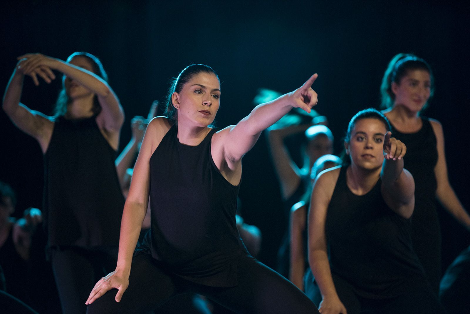 Cos de Dansa de l’Esbart Presenta “Obsequis inèdits i altres peces”. FOTO: Bernat Millet.