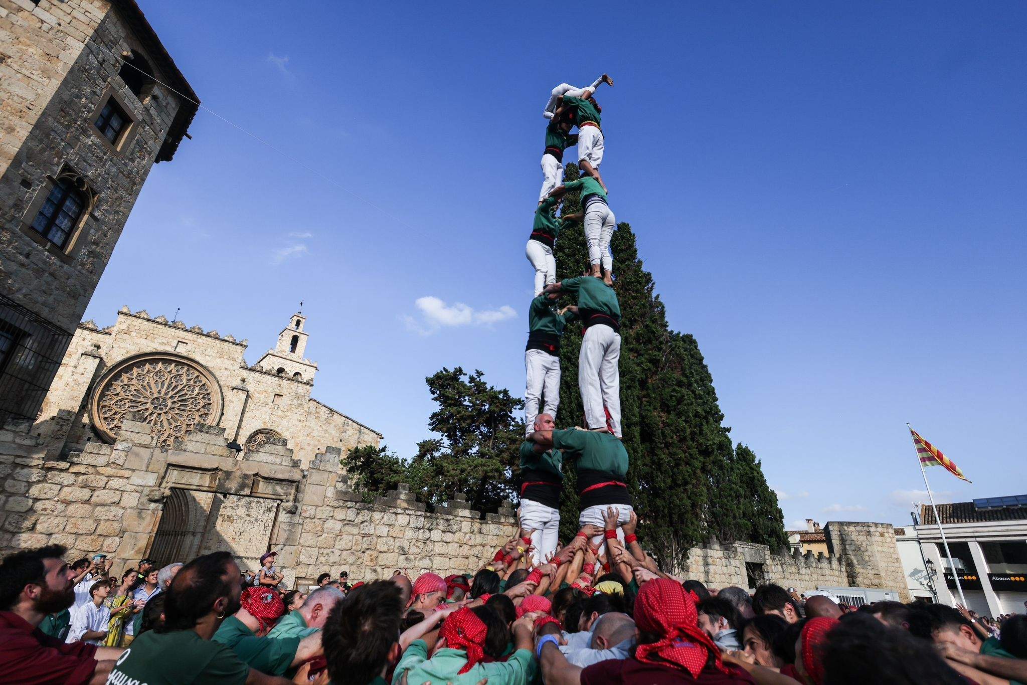 El 2d7 dels Castellers de Sant Cugat en la 26a diada castellera de Festa Major. FOTO: Ajuntament