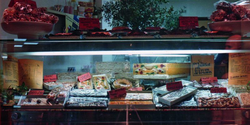 aparador torrons antic gelateria Joan Pros