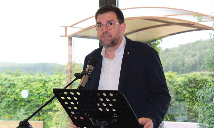 Oriol Duran es dirigeix als associats de l’AMIC. FOTO: Comunicació21