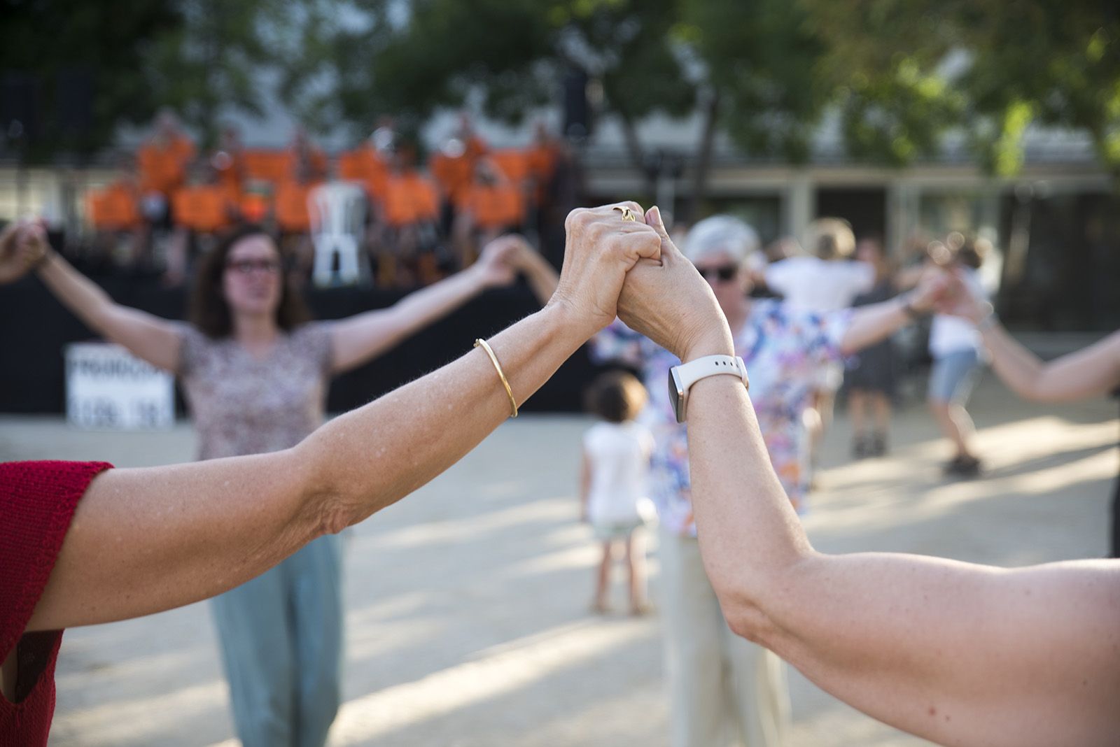 Sardanes amb la Cobla Contemporània. FOTO: Bernat Millet.