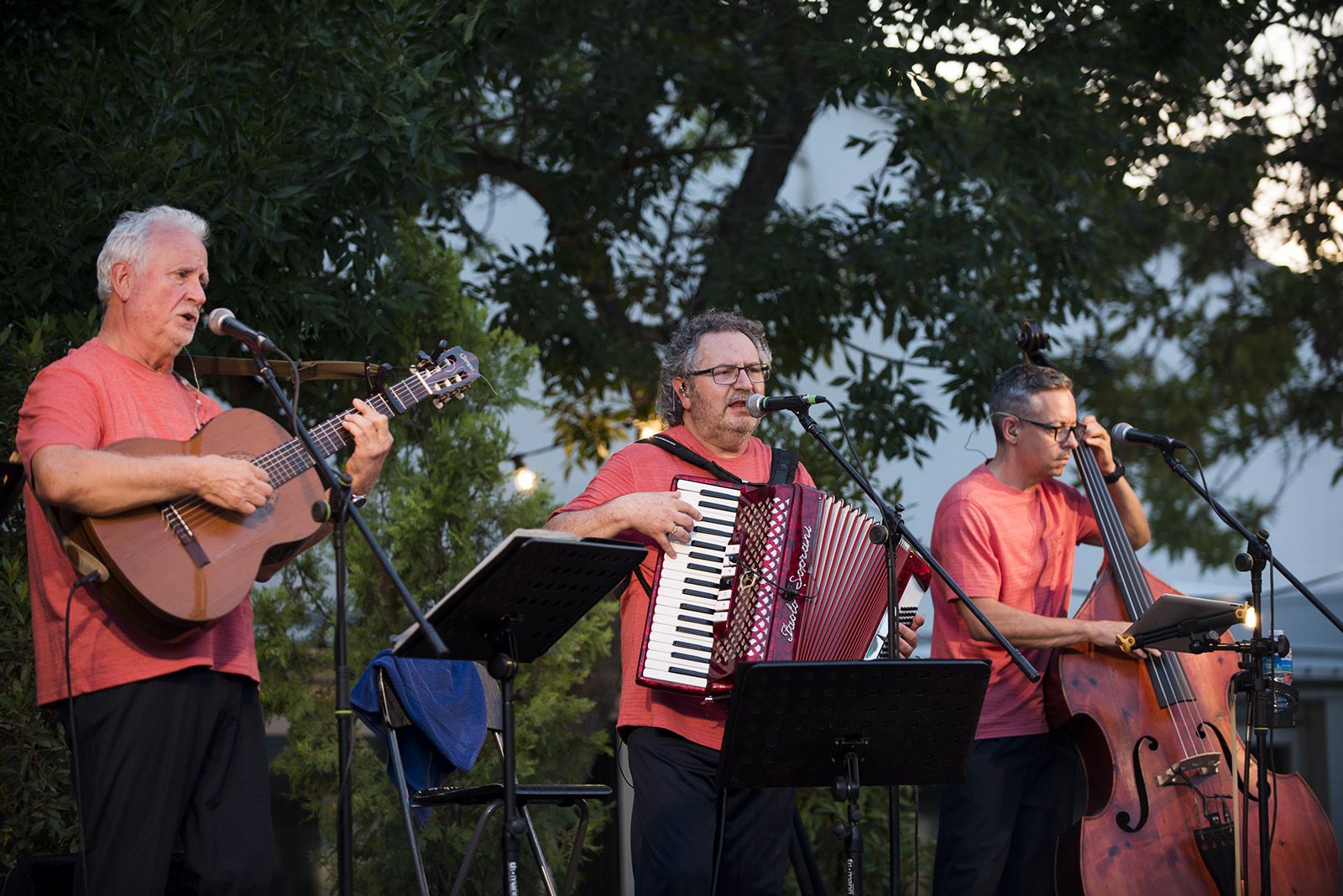 Nit d'havaneres i rom cremat amb Els pescadors de l'Escala. FOTO: Bernat Millet.