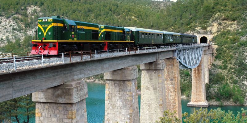 Tren dels llacs, un dels trens de Turistren d'FGC. FOTO: Cedida
