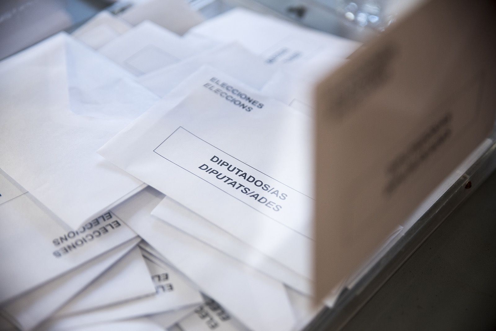 Eleccions al Congrés i al Senat Español. FOTO: Bernat Millet.