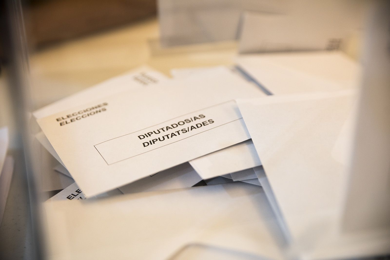 Eleccions al Congrés i al Senat Español. FOTO: Bernat Millet.