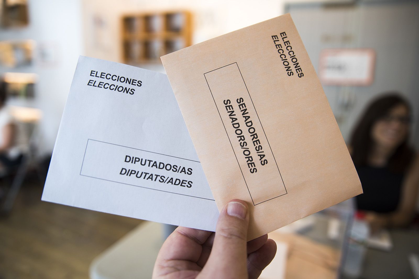 Eleccions al Congrés i al Senat Español. FOTO: Bernat Millet.