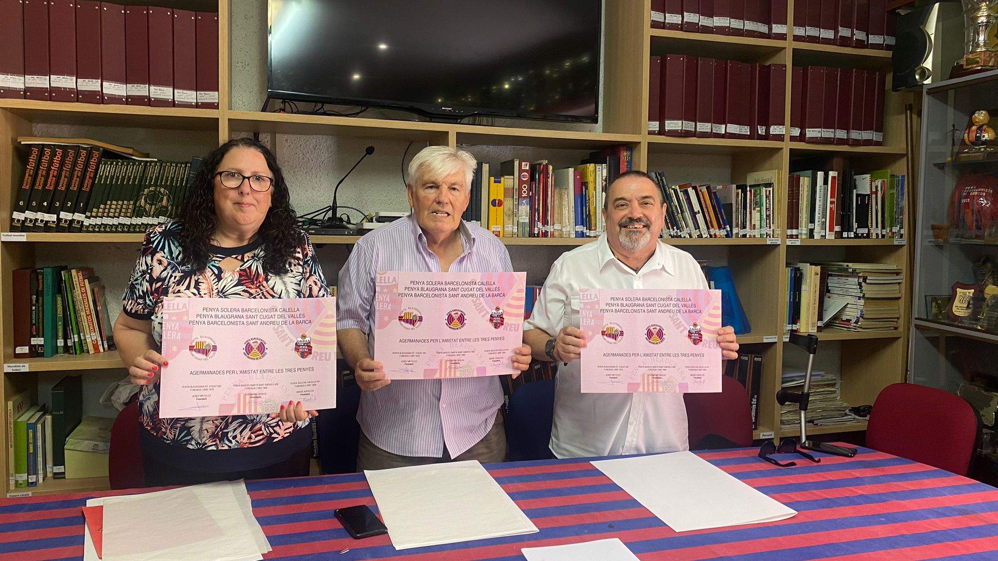L'acte d'agermanament entre la PB Sant Cugat i la Penya Solera Barcelonista de Calella amb la Penya Barcelonista Sant Andreu de la Barca. FOTO: Raúl Vázquez