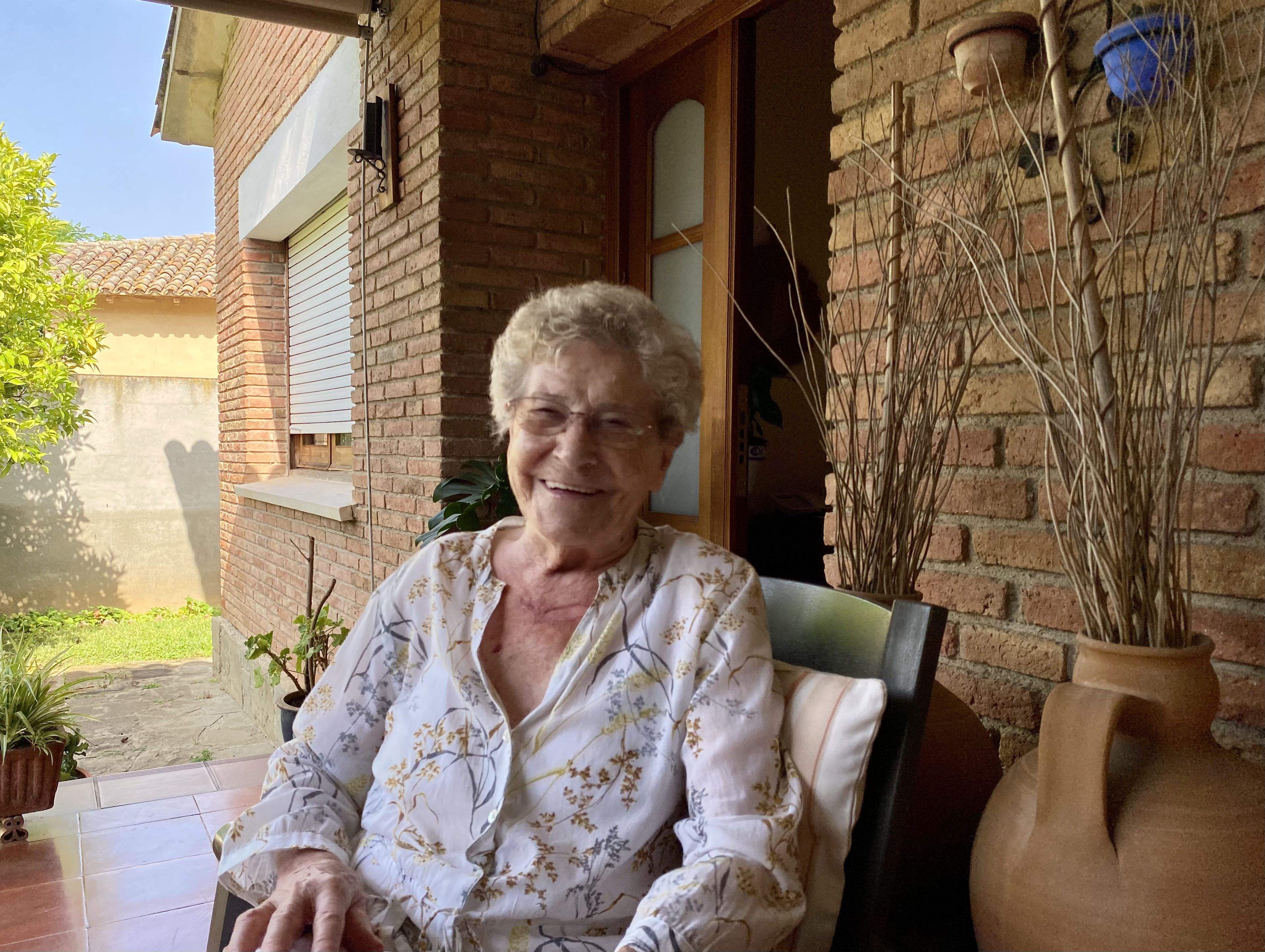 Rosa Ribas, expresidenta de la Coordinadora Cavis, als 90 anys segueix ben activa. FOTO: JR Armadàs