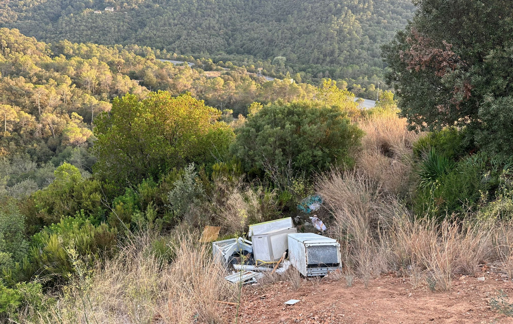 Abocament de voluminosos a Collserola FOTO: Toni Sànchez
