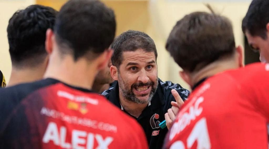 Aquesta serà la tercera temporada de Dani Ariño, el tècnic de l'Handbol Sant Cugat. FOTO: Jordi Vilas
