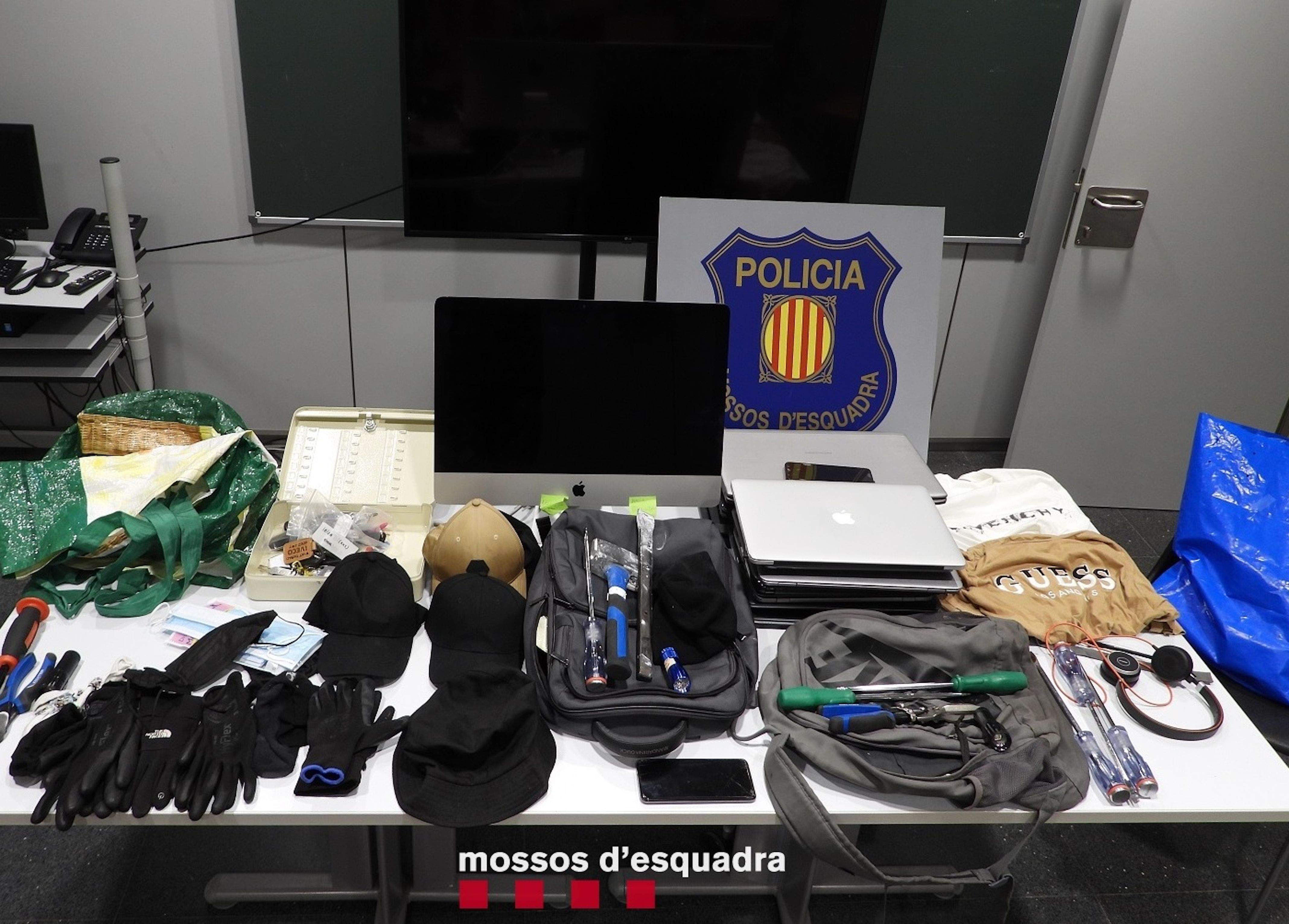 Els Mossos d'Esquadra han detingut a 5 persones relacionades amb els robatoris a Sant Cugat. FOTO: Mossos d'Esquadra